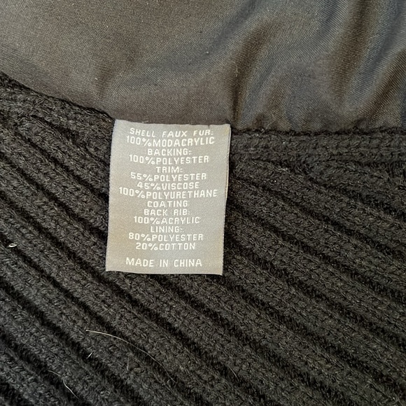 Faux fur vest - Picture 4 of 6